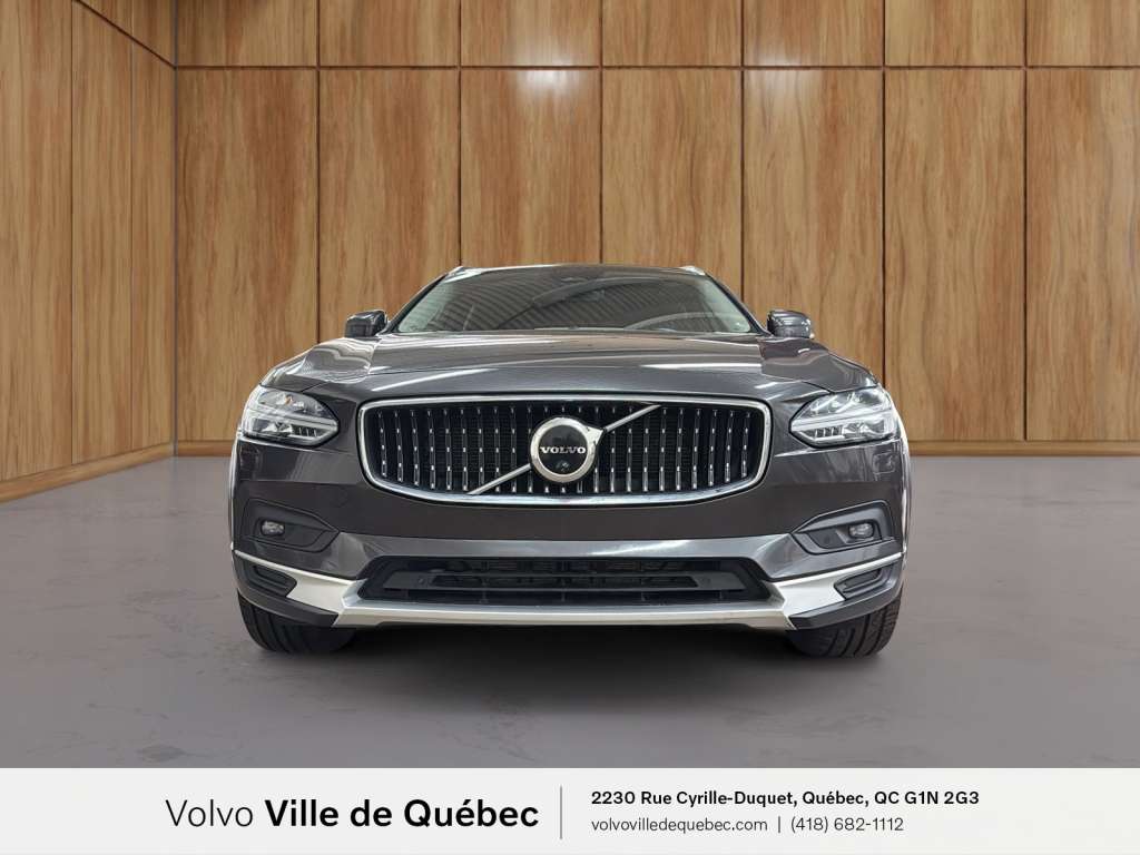 2022 Volvo V90