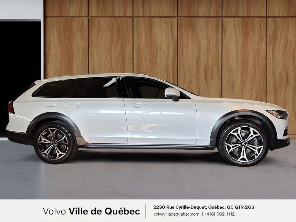 2023 Volvo V90